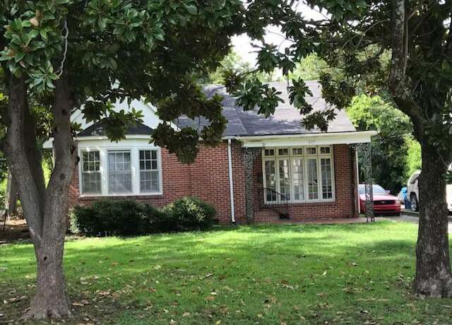 Property at 629 Catalpa St, Clarksdale, MS 38614, 2 beds, 1 bath