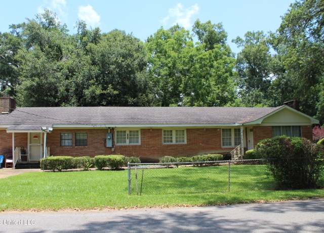 Property at 142 S S Pine St, Lucedale, MS 39452, 2 beds, 1.5 baths