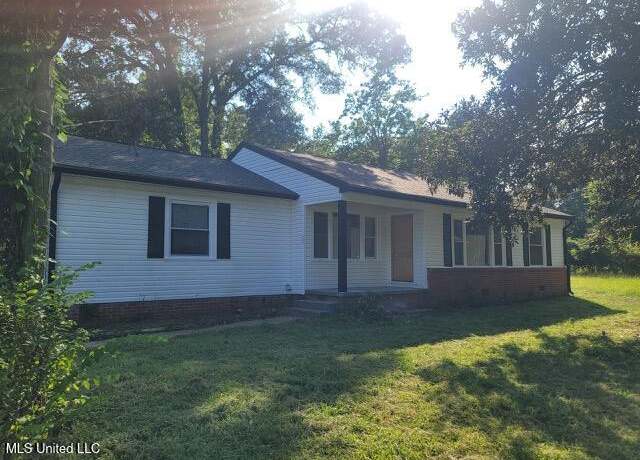 Property at 5413 Crepe Myrtle Dr, Jackson, MS 39206, 3 beds, 2 baths