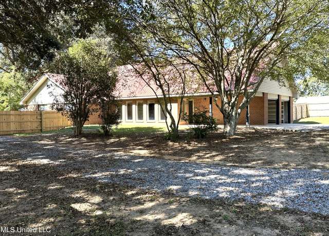 Property at 1201 Anna St, Poplarville, MS 39470, 5 beds, 4 baths