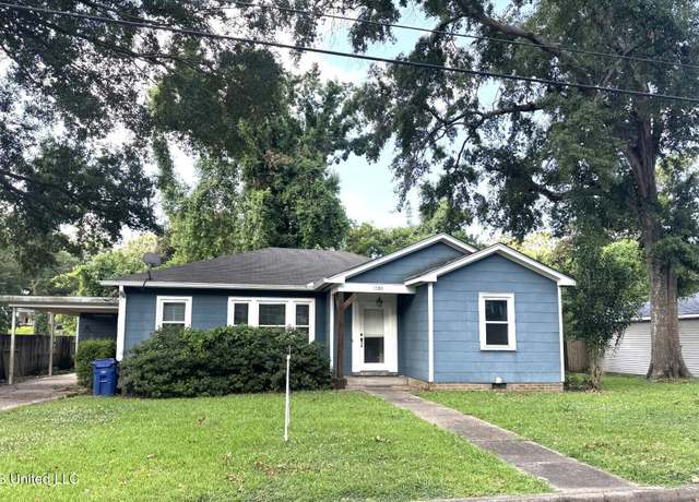 Property at 1708 Robinson St, Natchez, MS 39120, 3 beds, 2 baths