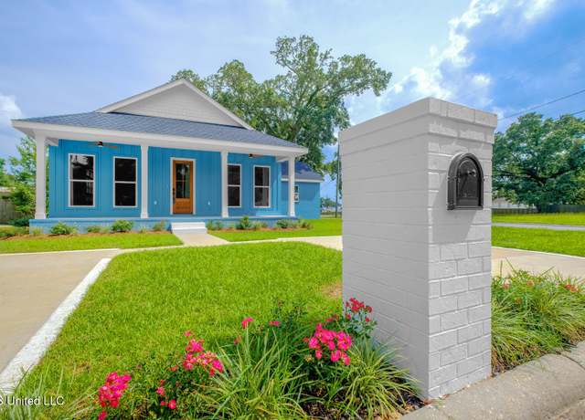Property at 2100 Curcor Dr, Gulfport, MS 39507, 3 beds, 2.5 baths