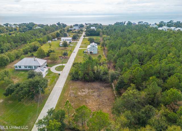 Property at 169 Waveland Ave, Waveland, MS 39576