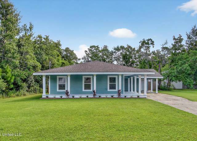 Property at 122 Lakeside Dr, Waveland, MS 39576, 3 beds, 2 baths
