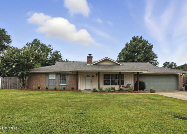 Property at 425 Longwood Trl, Madison, MS 39110, 4 beds, 2 baths