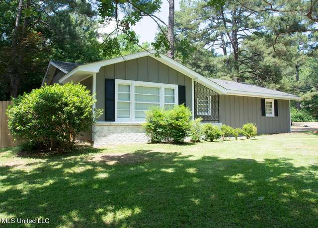 Property at 5322 Pinelane Dr, Jackson, MS 39211, 3 beds, 2 baths