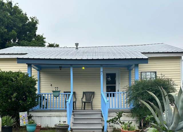 Property at 7 Junkin St, Natchez, MS 39120, 2 beds, 2 baths