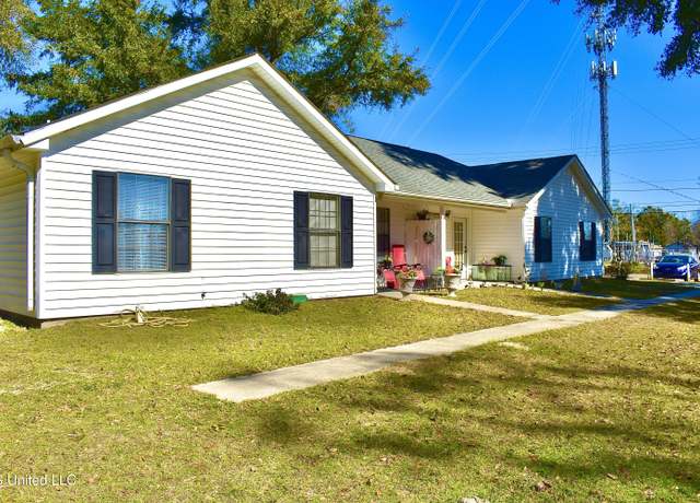 Property at 2207 15th Ave Unit A And B, Gulfport, MS 39501, 6 beds, 4 baths