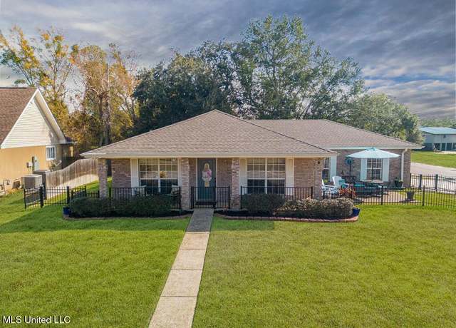 Property at 91 Fairway Dr, Pass Christian, MS 39571, 3 beds, 2 baths