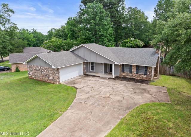 Property at 212 Pebble Brook Dr, Clinton, MS 39056, 3 beds, 2 baths