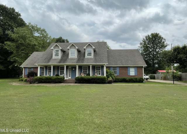Property at 250 Sunnybrook Dr, Senatobia, MS 38668, 5 beds, 2.5 baths