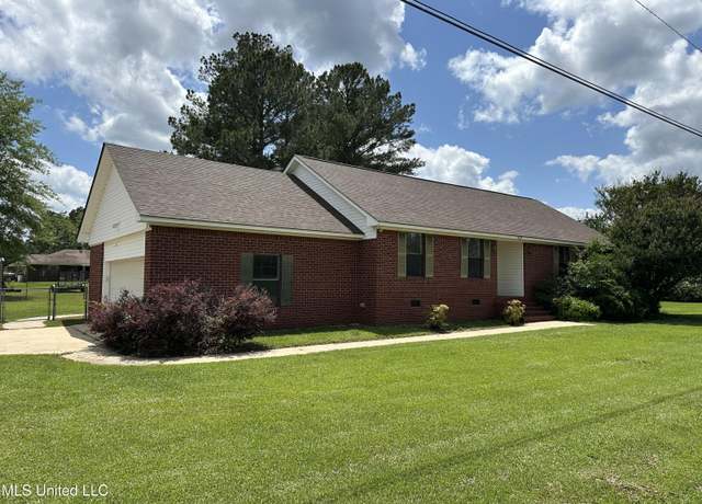 Property at 1120 SE 3rd St, Magee, MS 39111, 3 beds, 2 baths