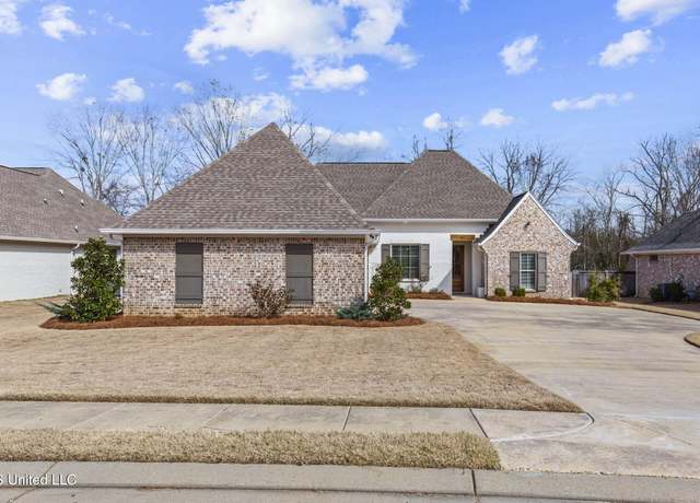 Property at 102 Coventry Ln, Canton, MS 39046, 4 beds, 3 baths