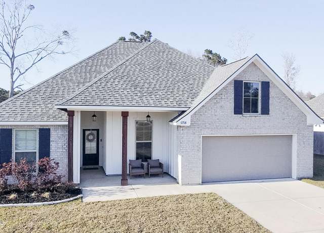 Property at 6768 Rolling Green Dr, Pass Christian, MS 39571, 5 beds, 3 baths