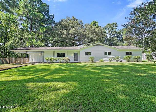 Property at 115 Auburn Dr, Clinton, MS 39056, 4 beds, 2 baths