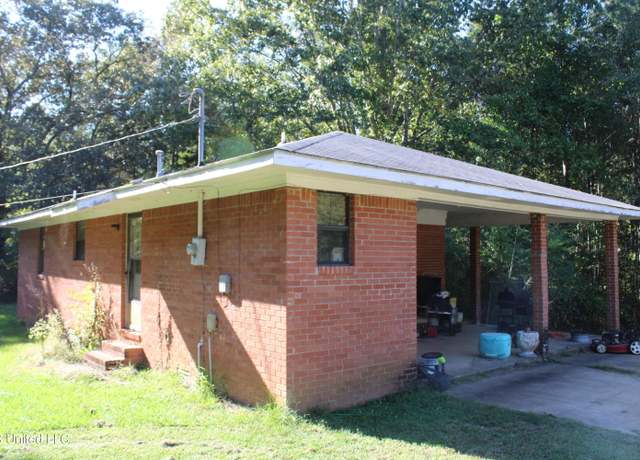 Property at 2219 Robert Ford Rd, Waterford, MS 38685, 2 beds, 1 bath