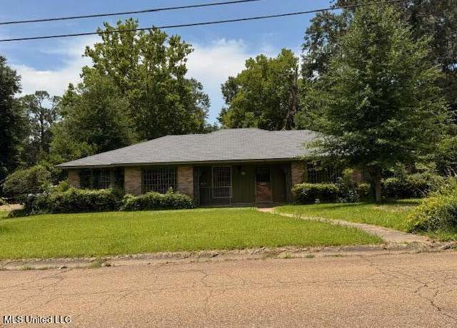Property at 1119 Primrose St, Jackson, MS 39212, 3 beds, 2 baths