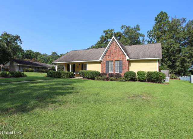 Property at 104 Brycewood Cir, Hattiesburg, MS 39402, 3 beds, 2 baths