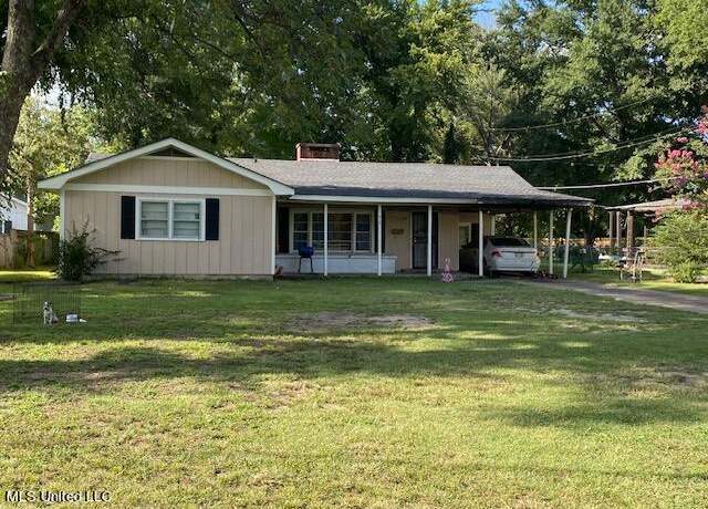 Property at 915 Carr Ave, Clarksdale, MS 38614, 3 beds, 1.5 baths