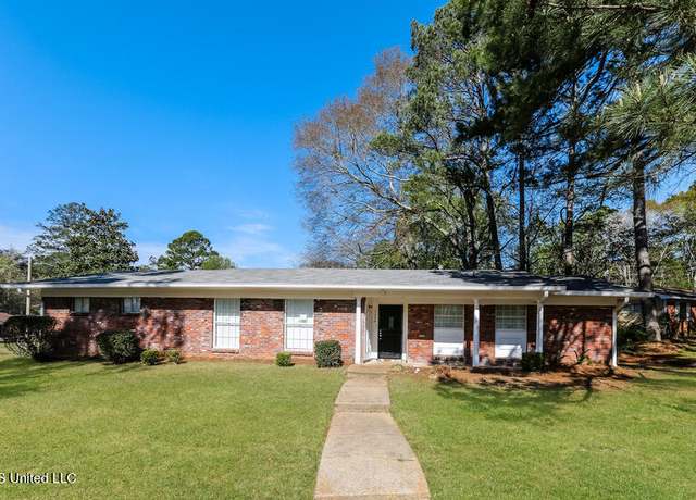 Property at 1124 Woodville Dr, Jackson, MS 39212, 3 beds, 2 baths
