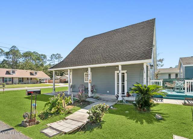 Property at 1435 Margie St, Waveland, MS 39576, 3 beds, 2 baths