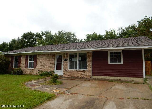 Property at 2607 W Stevens Cir, Gulfport, MS 39503, 3 beds, 1.5 baths