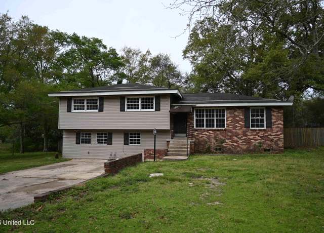 Property at 3748 Cumberland Dr, Moss Point, MS 39563, 4 beds, 3 baths