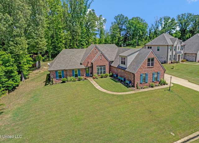 Property at 4884 Antebellum Ln, Olive Branch, MS 38654, 4 beds, 2.5 baths
