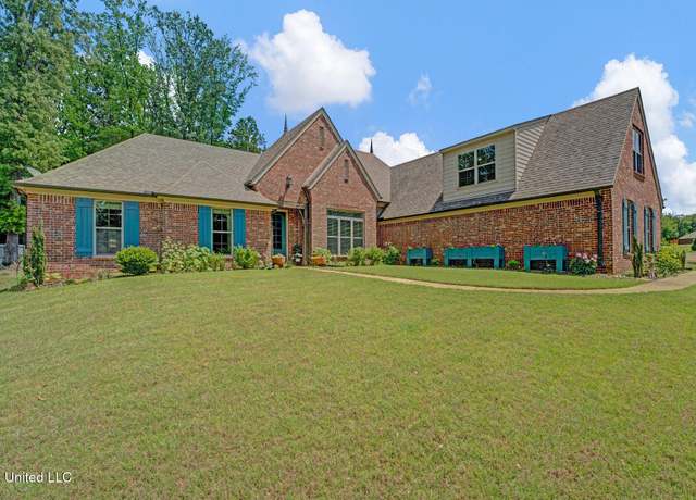 Property at 4884 Antebellum Ln, Olive Branch, MS 38654, 4 beds, 2.5 baths