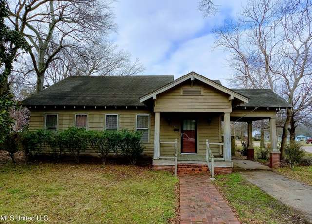 Property at 309 E Percy St, Indianola, MS 38751, 3 beds, 1.5 baths