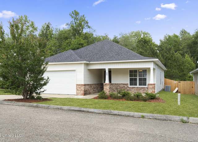 Property at 35 Clear Springs Ct, Hattiesburg, MS 39402, 3 beds, 2 baths