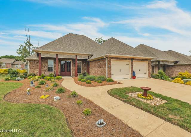 Property at 35 Enclave Cir, Ridgeland, MS 39157, 3 beds, 2 baths