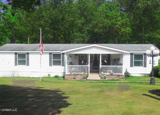 Property at 229 Sportsman Dr, Coffeeville, MS 38922, 3 beds, 2 baths