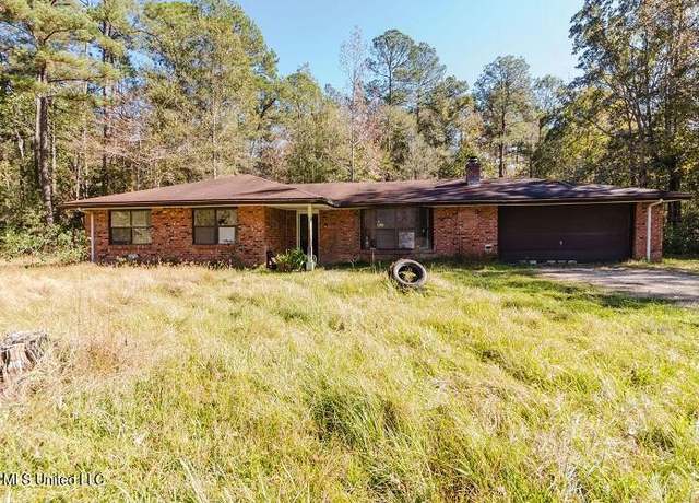 Property at 135 Sam Mitchell Rd, Picayune, MS 39466, 3 beds, 2 baths