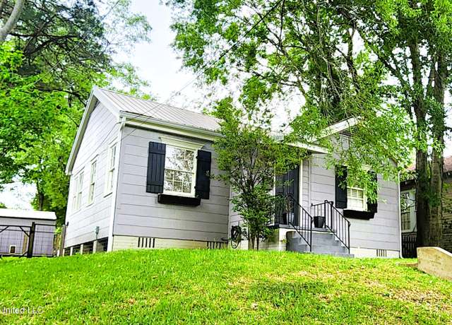 Property at 310 Saint Charles Ave, Natchez, MS 39120, 2 beds, 1 bath