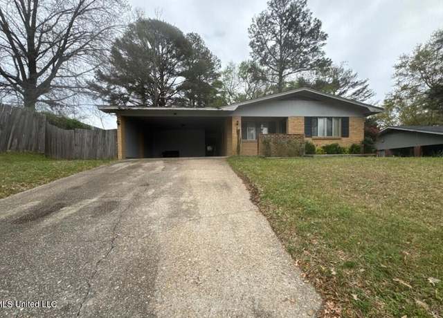 Property at 203 Sioux St, Vicksburg, MS 39180, 3 beds, 2 baths