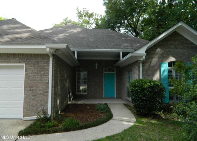 Property at 7890 Hilo Way, Diamondhead, MS 39525, 3 beds, 2 baths