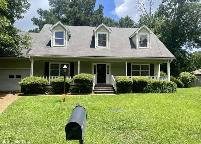 Property at 121 Colonial Glen Dr, Jackson, MS 39211, 4 beds, 2 baths