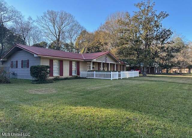 Property at 5525 Melwood Dr, Jackson, MS 39211, 4 beds, 2 baths