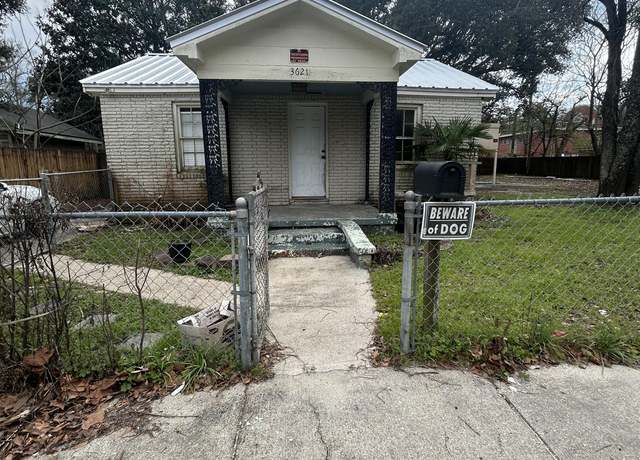 Property at 3621 Southward Dr, Gulfport, MS 39501, 4 beds, 2 baths