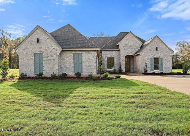 Property at 1015 Mullican Rd, Florence, MS 39073, 4 beds, 3 baths