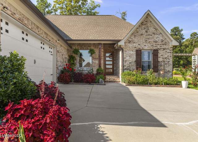 Property at 600 Ponderosa Dr, Flowood, MS 39232, 4 beds, 3 baths