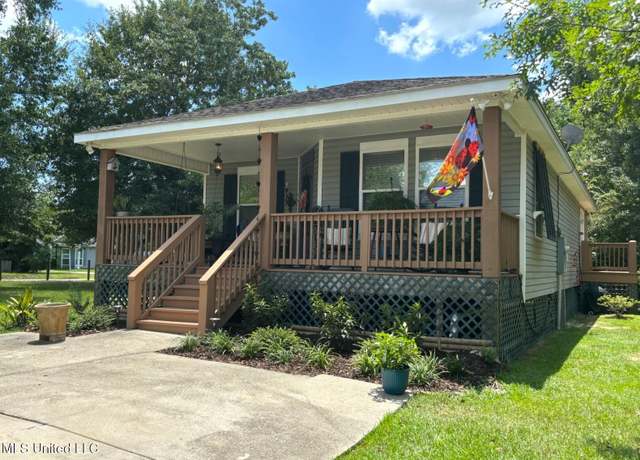 Property at 816 Gladstone St, Waveland, MS 39576, 3 beds, 2 baths