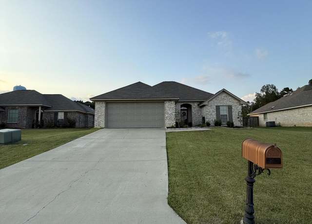 Property at 915 Filmore Dr, Brandon, MS 39042, 3 beds, 2 baths