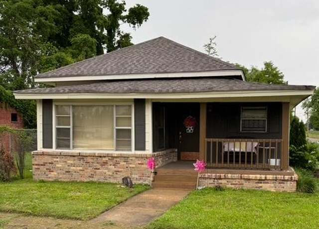 Property at 11 N State St, Clarksdale, MS 38614, 3 beds, 1 bath