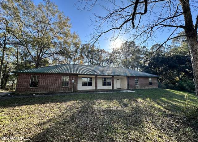 Property at 4 Eliza Dr, Carriere, MS 39426, 4 beds, 2 baths