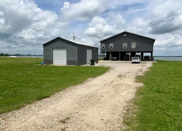 Property at 1216 Eagle Lake Shore Road Rd, Vicksburg, MS 39183, 3 beds, 2.5 baths