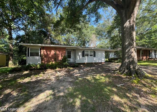 Property at 3141 Oak Forest Dr, Jackson, MS 39212, 3 beds, 2 baths