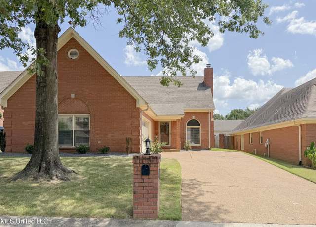 Property at 6570 Masters Dr, Olive Branch, MS 38654, 3 beds, 2.5 baths