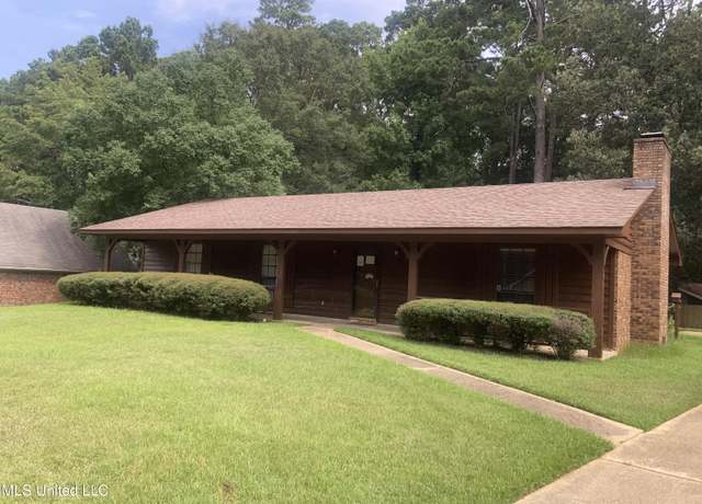 Property at 430 Trent Dr, Jackson, MS 39212, 3 beds, 2 baths
